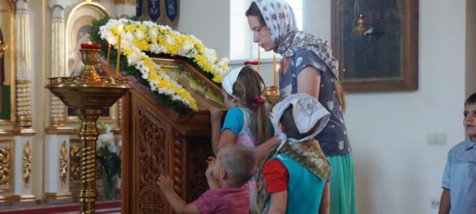 Престольный праздник — день памяти Владимирской иконы Божьей Матери